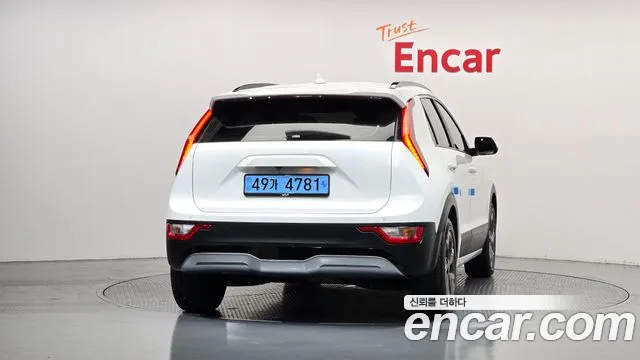 Kia Niro — Фото автомобиля 4