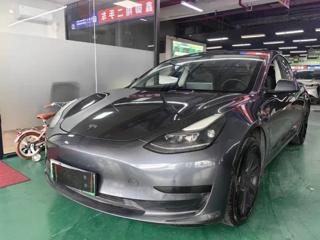 Фотография автомобиля — Tesla Model 3
