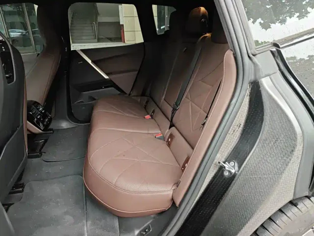 BMW iX — Фото автомобиля 18