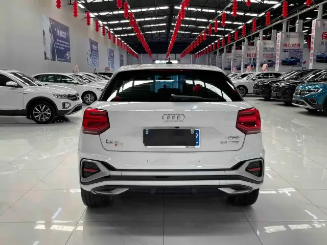 Audi Q2L — Фото автомобиля 5
