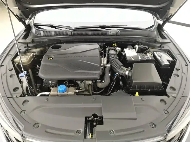 Changan Eado — Фото автомобиля 10