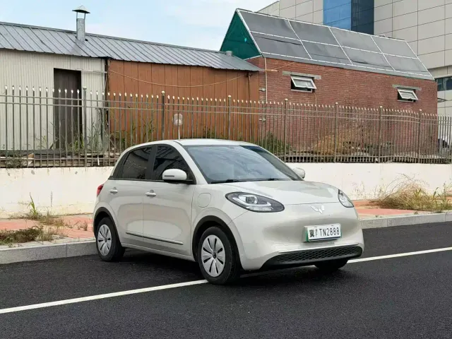 Wuling Bingo — Фото автомобиля 3