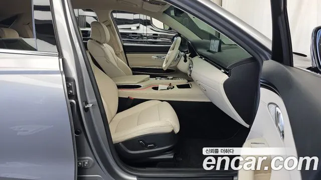 Genesis GV70 — Фото автомобиля 17