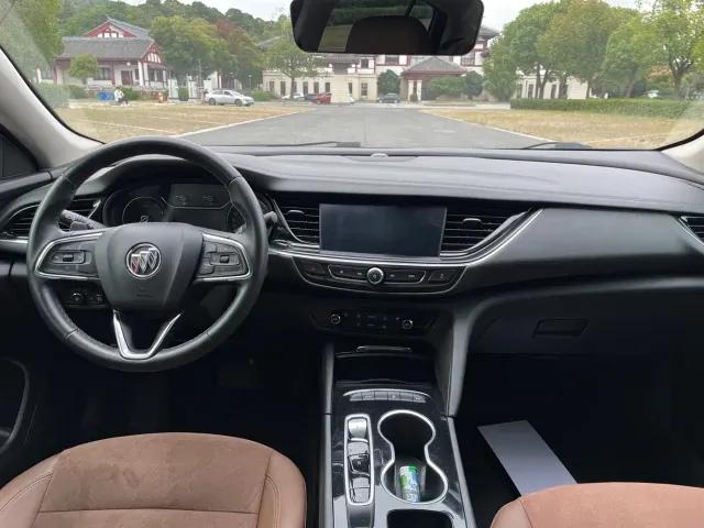 Buick Regal — Фото автомобиля 6