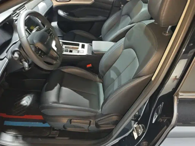 Roewe RX5 — Фото автомобиля 14