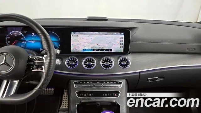 Mercedes-Benz E-Class — Фото автомобиля 12