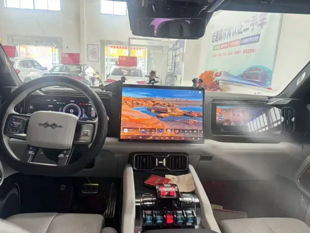 BYD FangChengBao Leopard 8 — Фото автомобиля 3