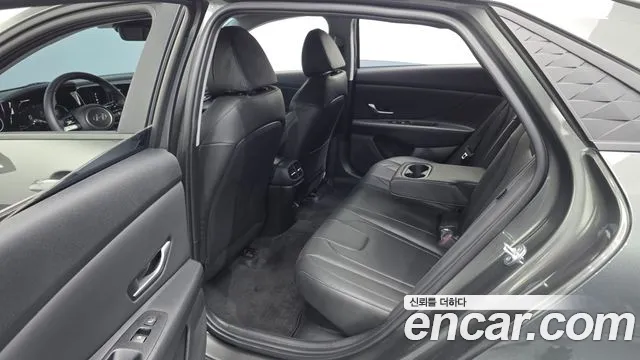 Hyundai Avante CN7 — Фото автомобиля 18