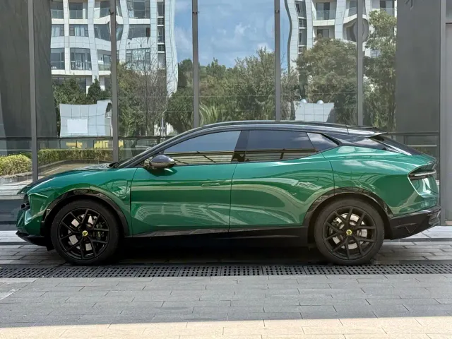 Lotus Eletre — Фото автомобиля 4