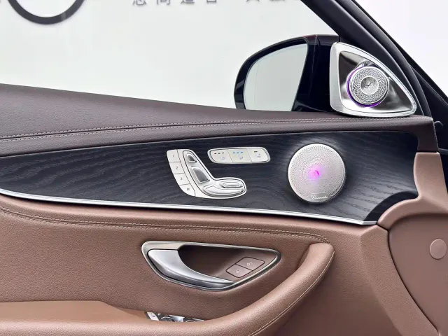 Mercedes-Benz E-Class — Фото автомобиля 11