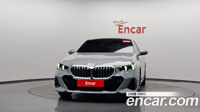 BMW 5-Series — Фото автомобиля 3
