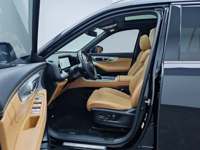 GAC Trumpchi GS8 — Фото автомобиля 14