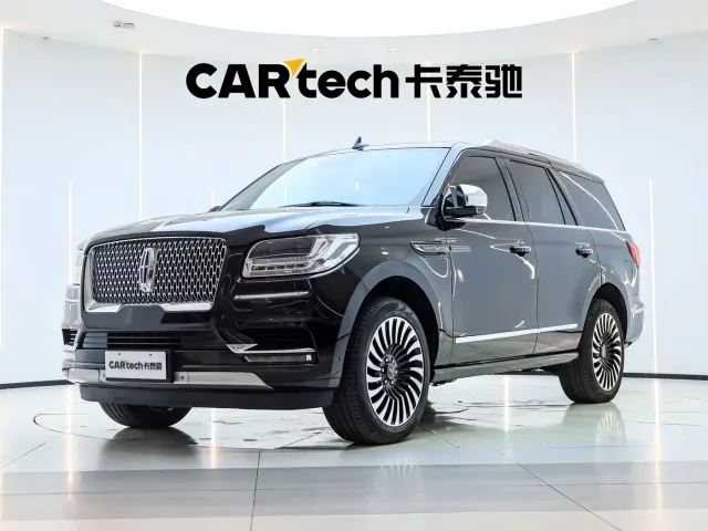 Lincoln Navigator — Фото автомобиля 2