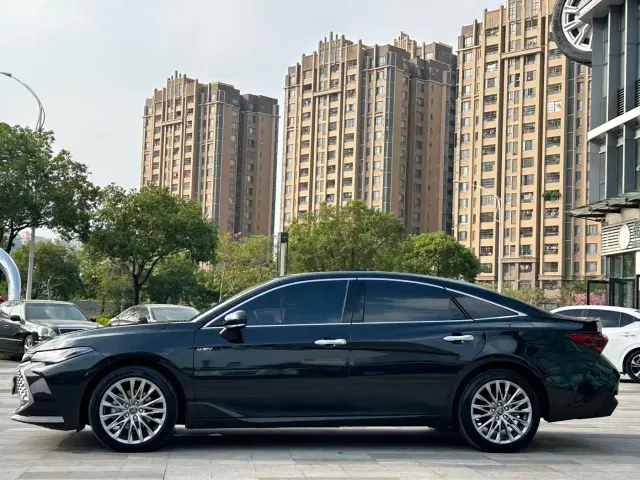 Toyota Avalon — Фото автомобиля 3