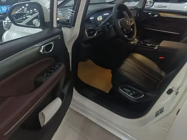 GAC Trumpchi M6 — Фото автомобиля 15