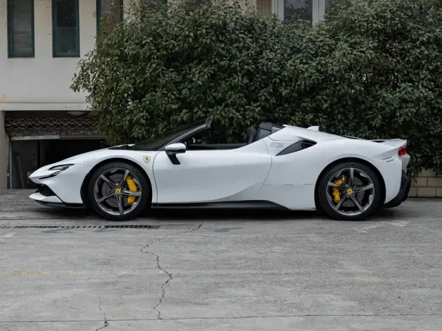 Ferrari SF90 — Фото автомобиля 7