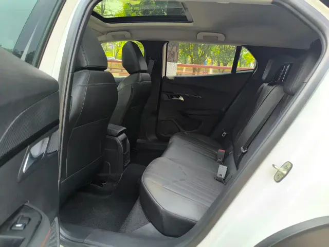 Peugeot 2008 — Фото автомобиля 10