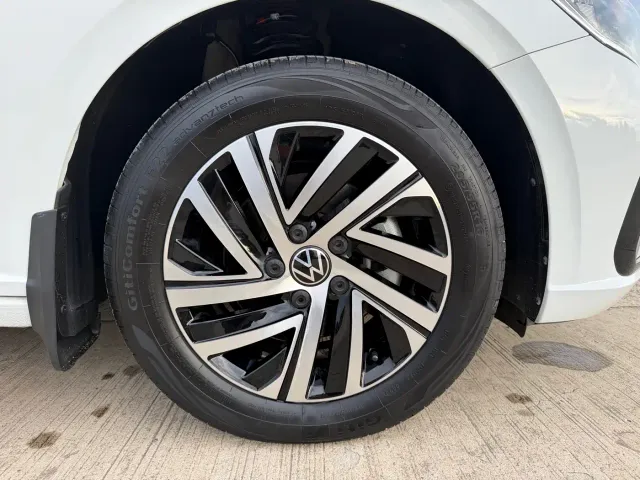Volkswagen Lavida — Фото автомобиля 17