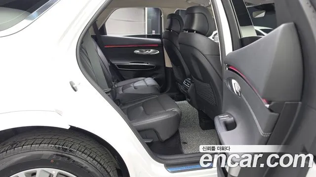 Genesis GV70 — Фото автомобиля 18