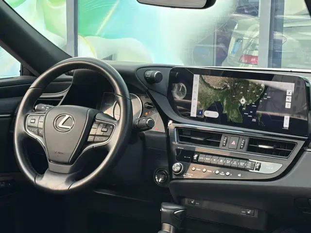 Lexus ES — Фото автомобиля 13