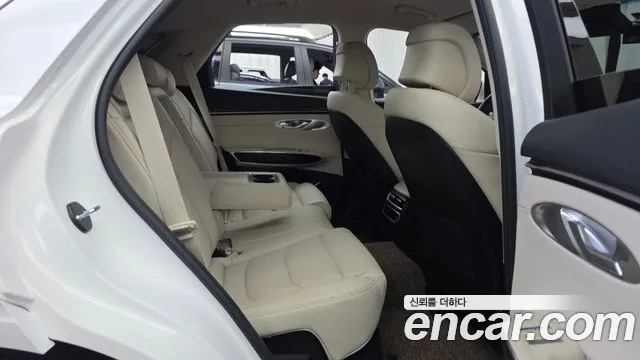 Genesis GV70 — Фото автомобиля 18