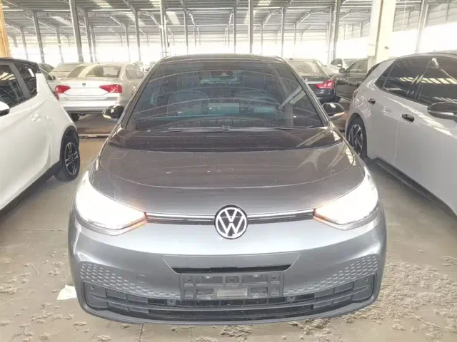 Volkswagen ID.3 — Фото автомобиля 2
