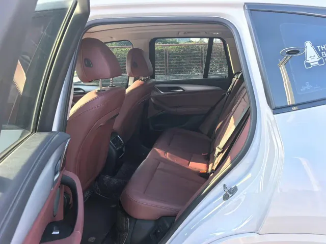 BMW iX3 — Фото автомобиля 15