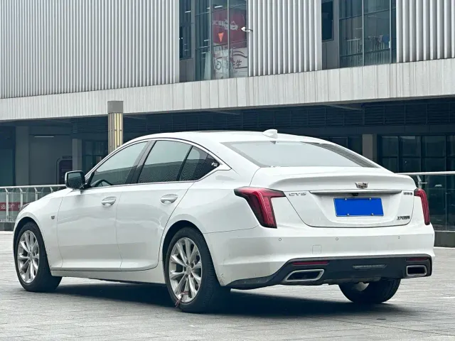 Cadillac CT5 — Фото автомобиля 5