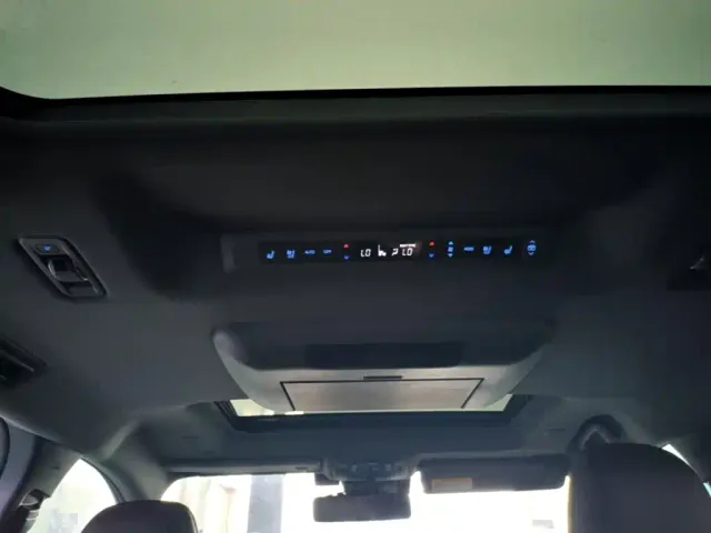 Toyota Granvia — Фото автомобиля 17