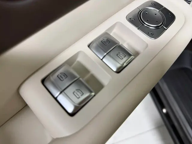 Li Auto MEGA — Фото автомобиля 9