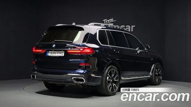 BMW X7 — Фото автомобиля 2