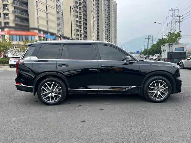 GAC Trumpchi GS8 — Фото автомобиля 4