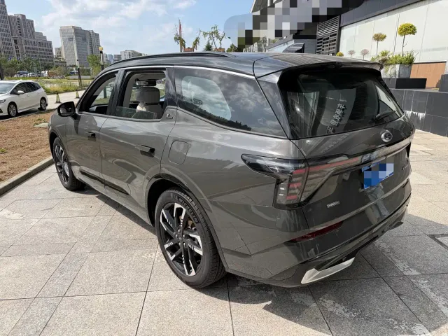 Ford Edge — Фото автомобиля 7