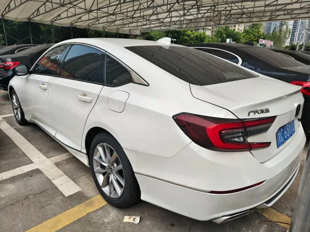 Honda Accord — Фото автомобиля 6