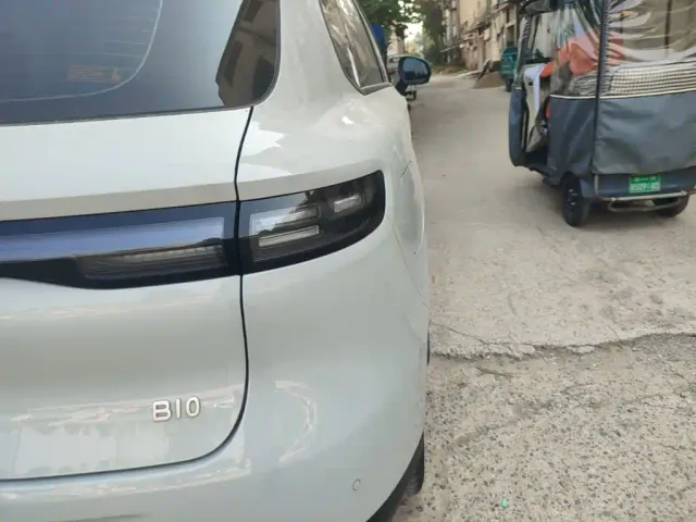 Leapmotor B10 — Фото автомобиля 7