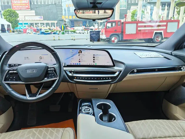 Cadillac Lyriq — Фото автомобиля 13