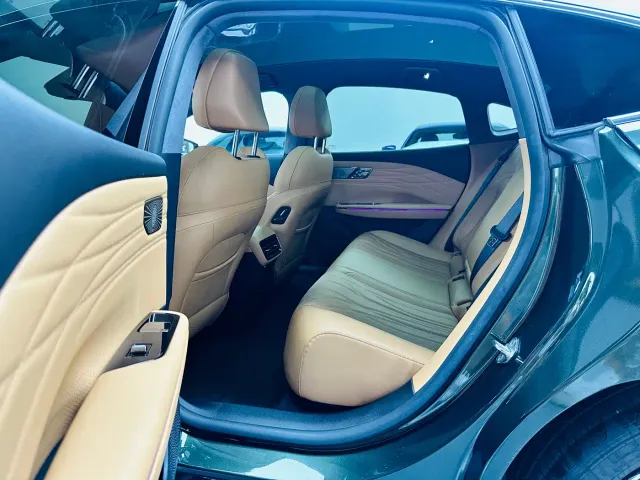Geely Galaxy Xingyao 8 — Фото автомобиля 9