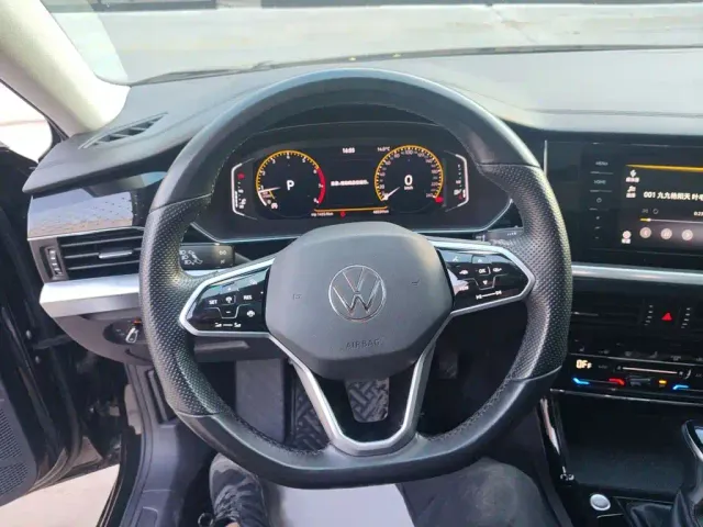 Volkswagen Passat — Фото автомобиля 4