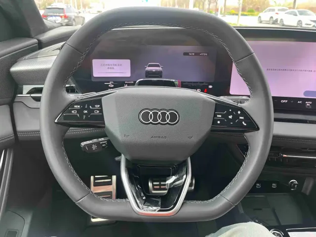 Audi Q6L e-tron — Фото автомобиля 5