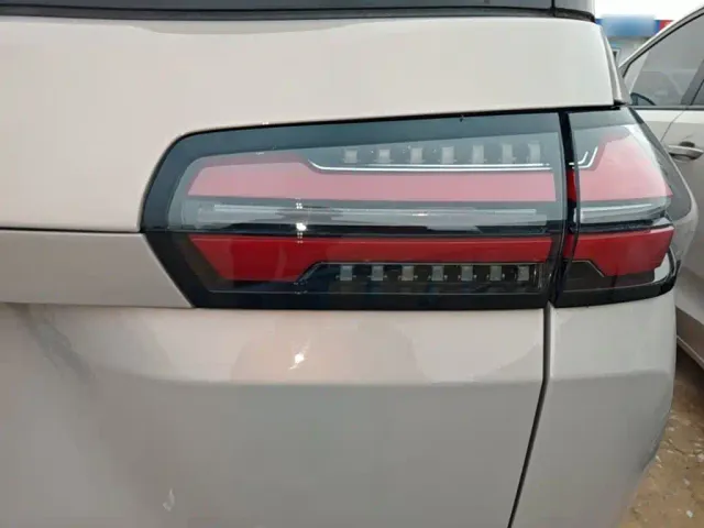Wuling Starlight 730 — Фото автомобиля 7