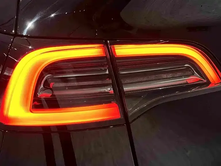 Tesla Model Y 2022 Facelift Rear-Wheel Drive Version — Фото автомобиля 13