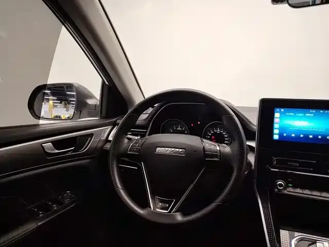 Haval M6 — Фото автомобиля 11