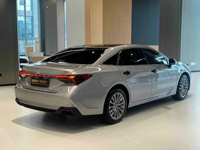 Toyota Avalon — Фото автомобиля 4