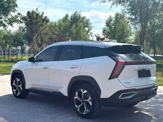 Geely Boyue L — Фото автомобиля 9