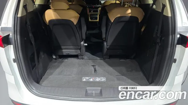 Kia Carnival Generation 4 — Фото автомобиля 30