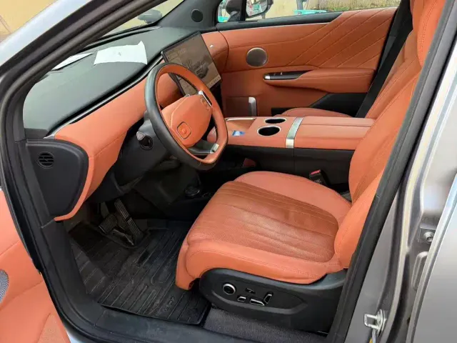 Changan Qiyuan E07 — Фото автомобиля 3