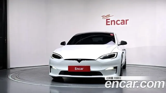 Tesla Model S — Фото автомобиля 3