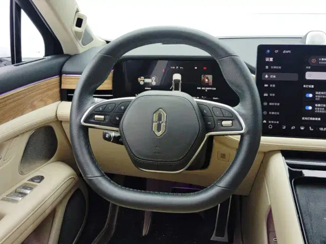 Aito M5 — Фото автомобиля 15