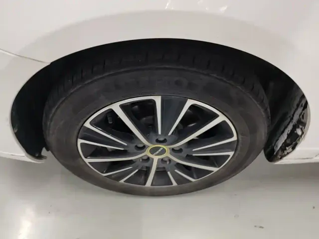 Roewe i5 — Фото автомобиля 22
