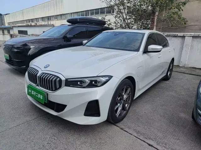 Фотография автомобиля — BMW i3